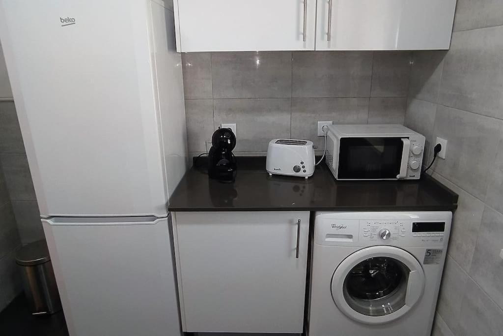 Lisboa/city/sunny Apar/metro/airport/wifi/air Cond Apartamento