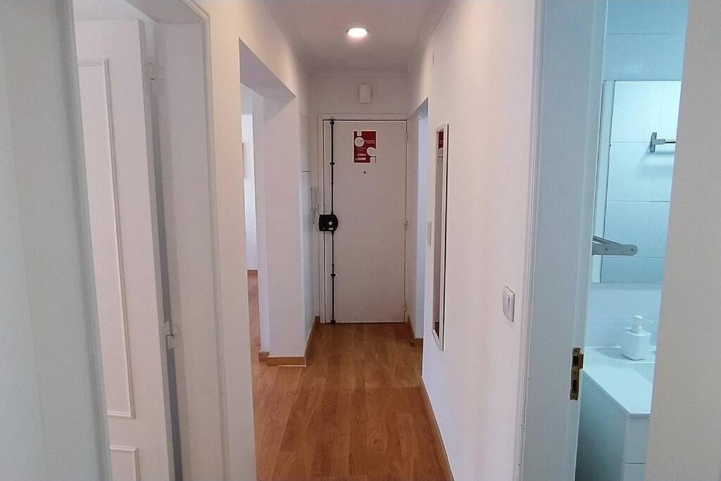 Lisboa/city/sunny Apar/metro/airport/wifi/air Cond Apartamento