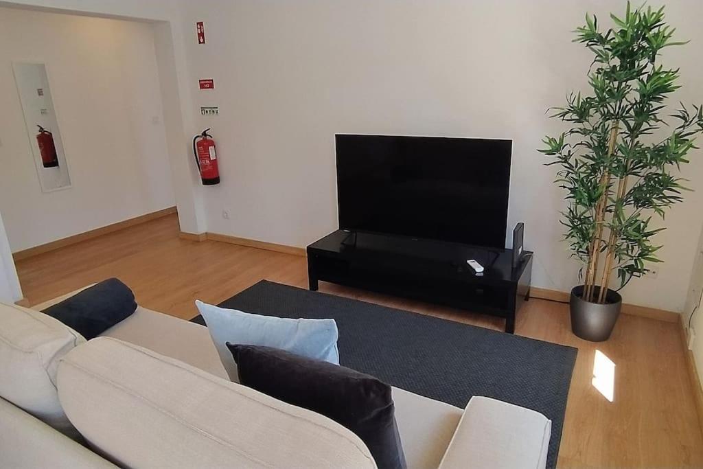 Apartamento Lisboa/city/sunny Apar/metro/airport/wifi/air Cond Lisboa