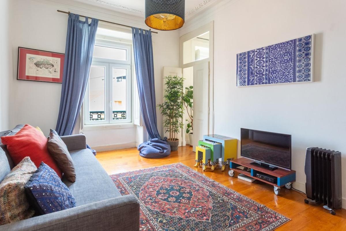 Bright 2 Bedroom 100m From Av. Liberdade Apartment