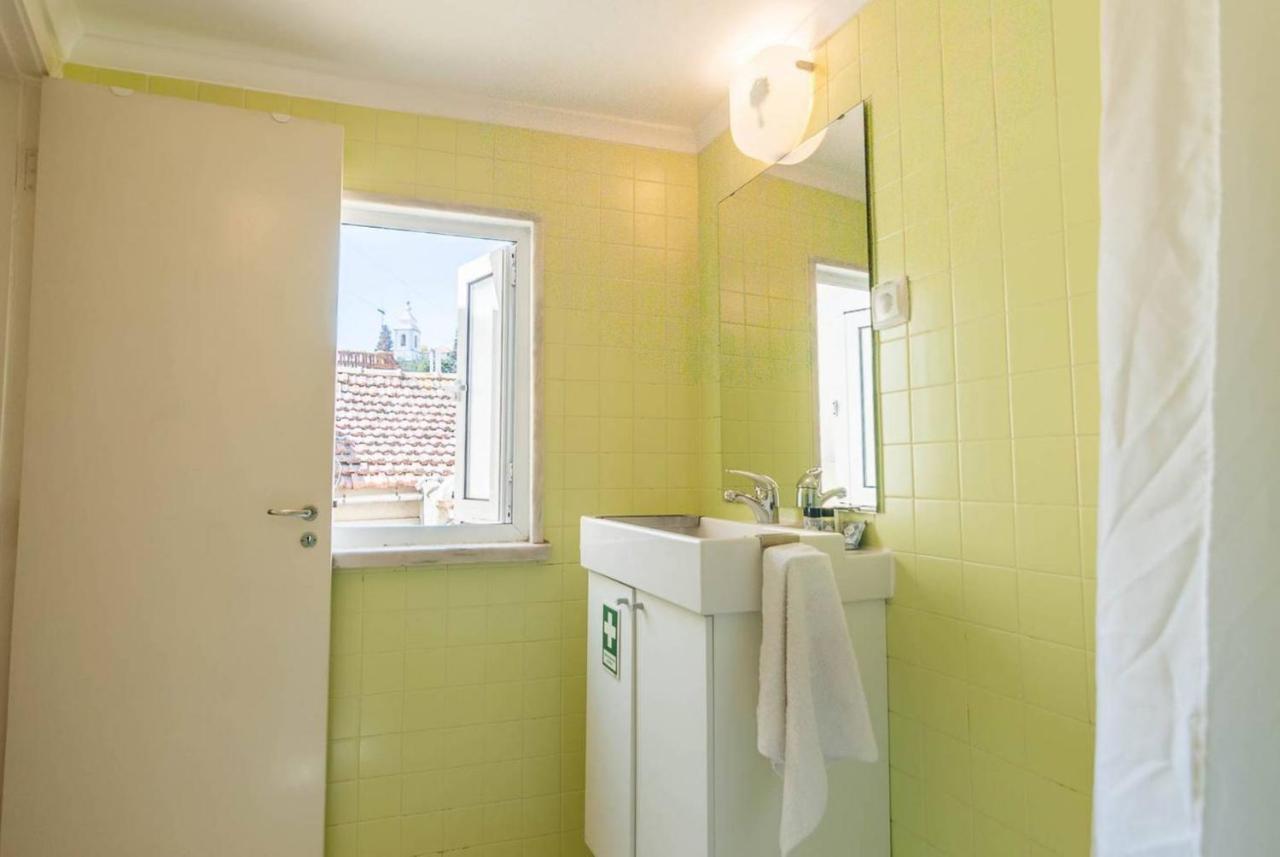 Appartement Cozy Two Bedroom In Santa Marinha Lisboa
