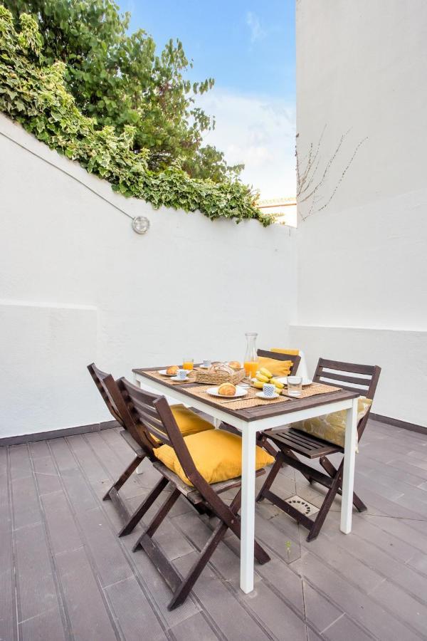 Modern 2 Bedroom In Estrela With Outside Terrace! Amazing For Families, Couples, Friends * Lissabon