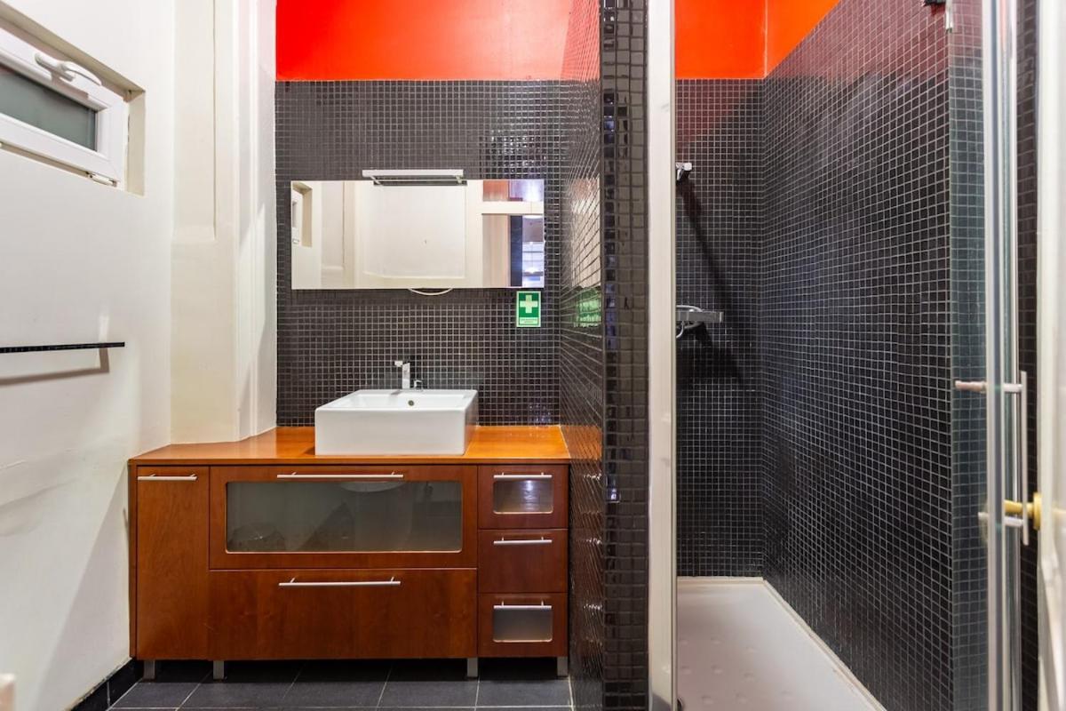 Bright 2 Bedroom 100m From Av. Liberdade Apartment Lisbon