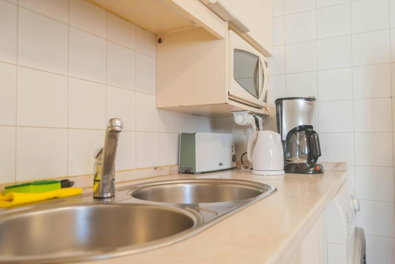 Cozy Two Bedroom In Santa Marinha Appartement Lisboa