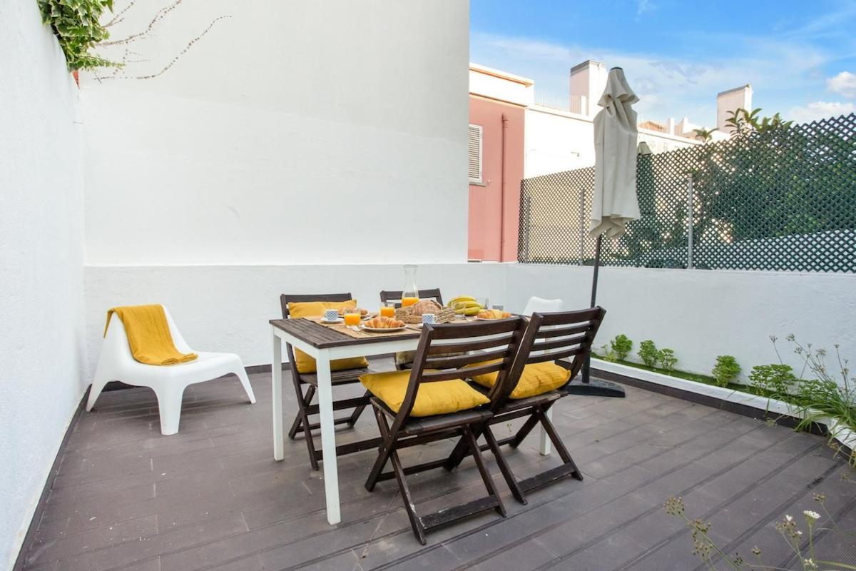 Modern 2 Bedroom In Estrela With Outside Terrace! Amazing For Families, Couples, Friends * Lissabon