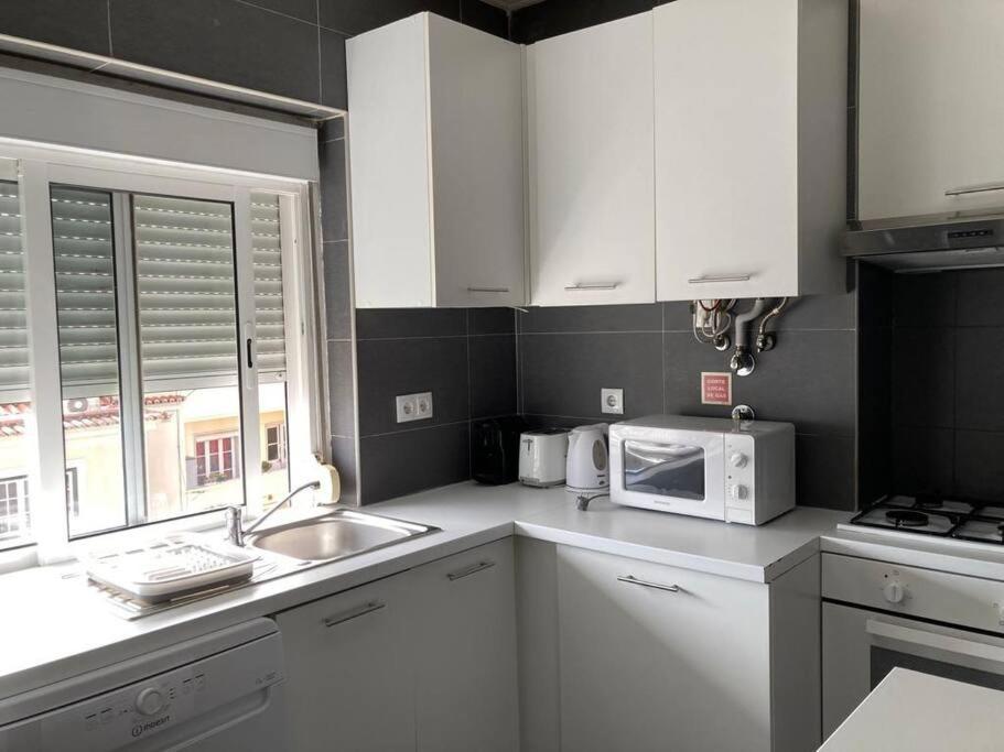 Apartamento Bem Localizado Para Familias & Amigos Lissabon