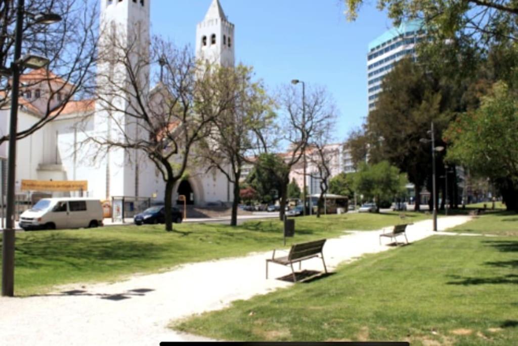 Ola ! Central Lightning Quiet View Garden 10mn Airport Apartment Lissabon