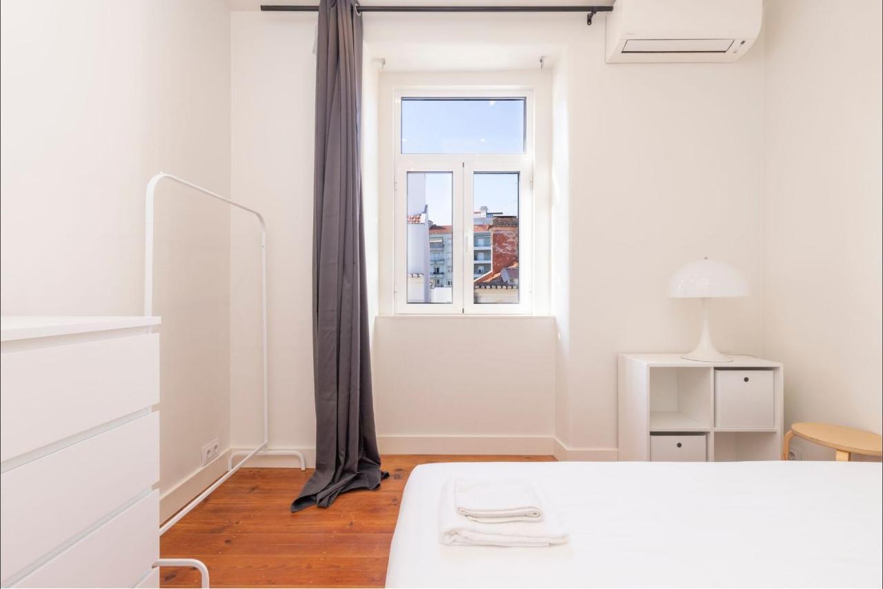 Amazing 4bdr Flat In Areeiro By Lovelystay Lisboa
