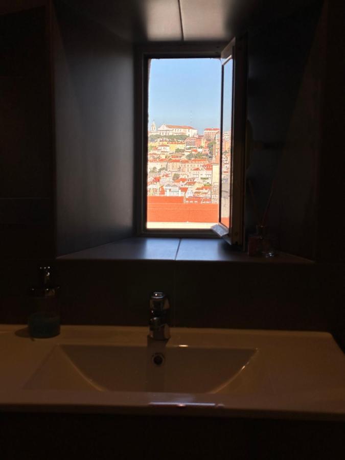 Quarto em Acomodações Particulares Privativo Com Varanda E Vista O Rio *