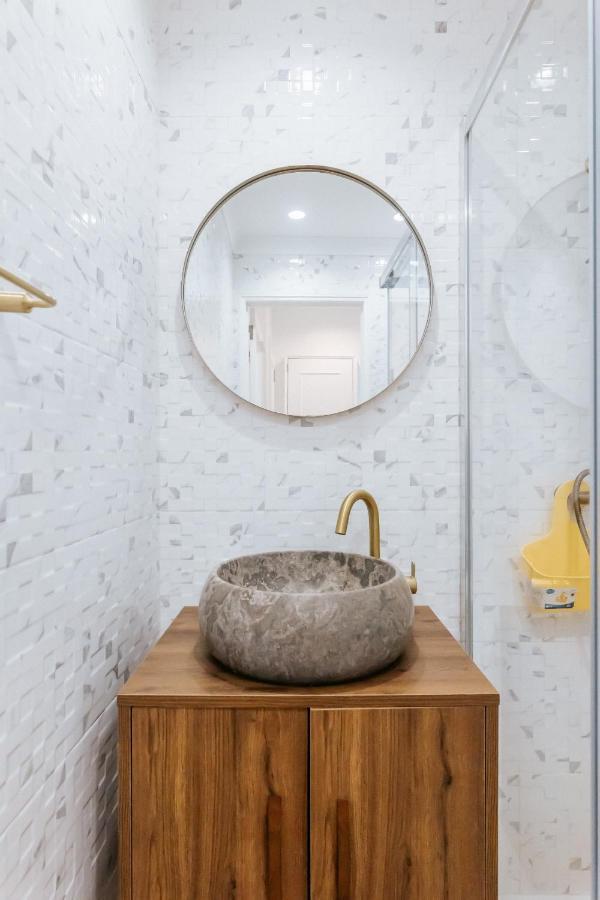 Apartamento - Almirante Reis *