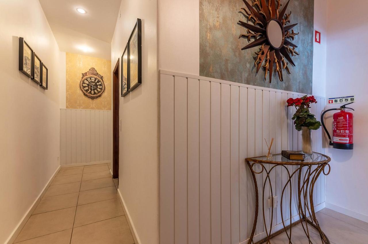 Alm- Spacious. Sunny. Patio. Quiet Area. Fast Wifi Lissabon