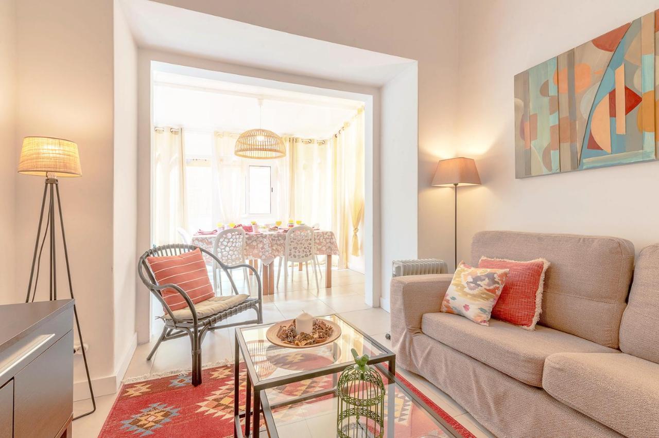 Appartement Alm- Spacious. Sunny. Patio. Quiet Area. Fast Wifi Lissabon