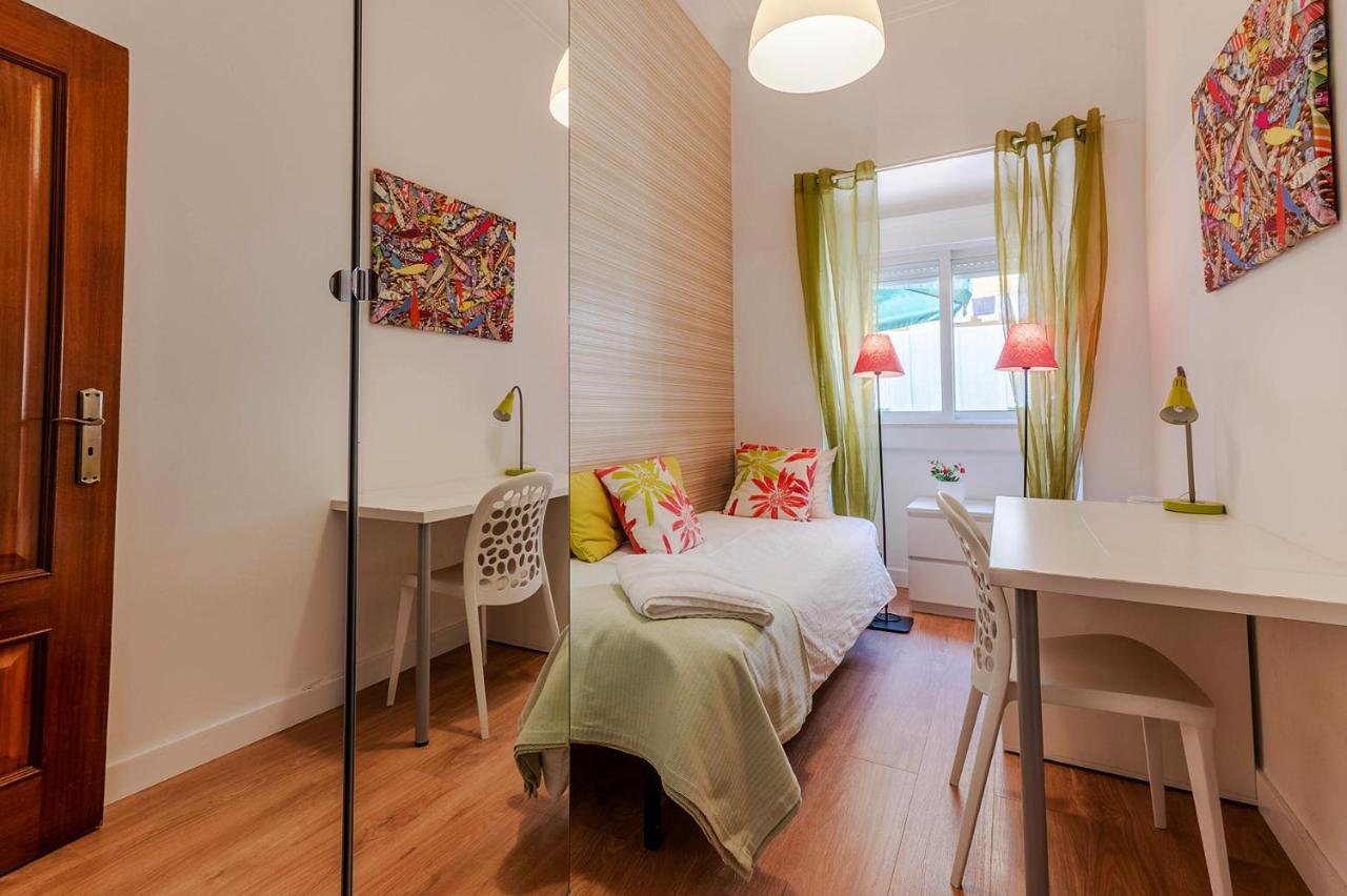 Appartement Alm- Spacious. Sunny. Patio. Quiet Area. Fast Wifi Lissabon