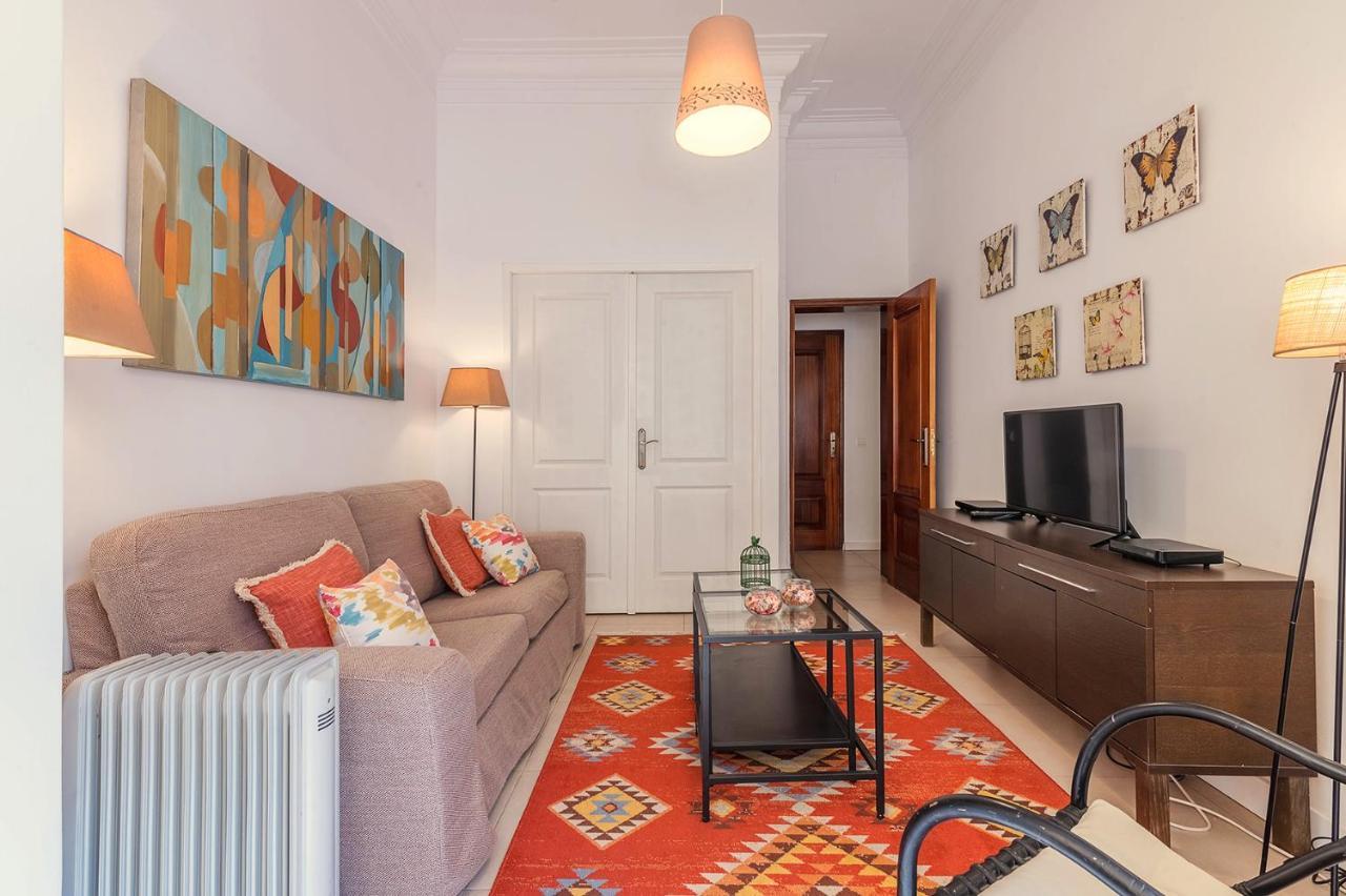 Alm- Spacious. Sunny. Patio. Quiet Area. Fast Wifi Appartement