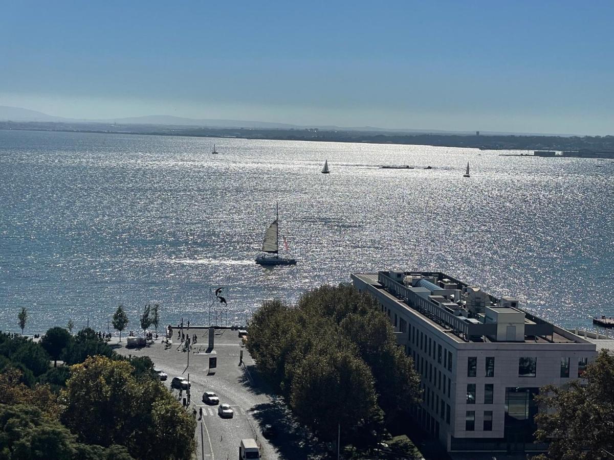 Chiado River View Deluxe Apartment *