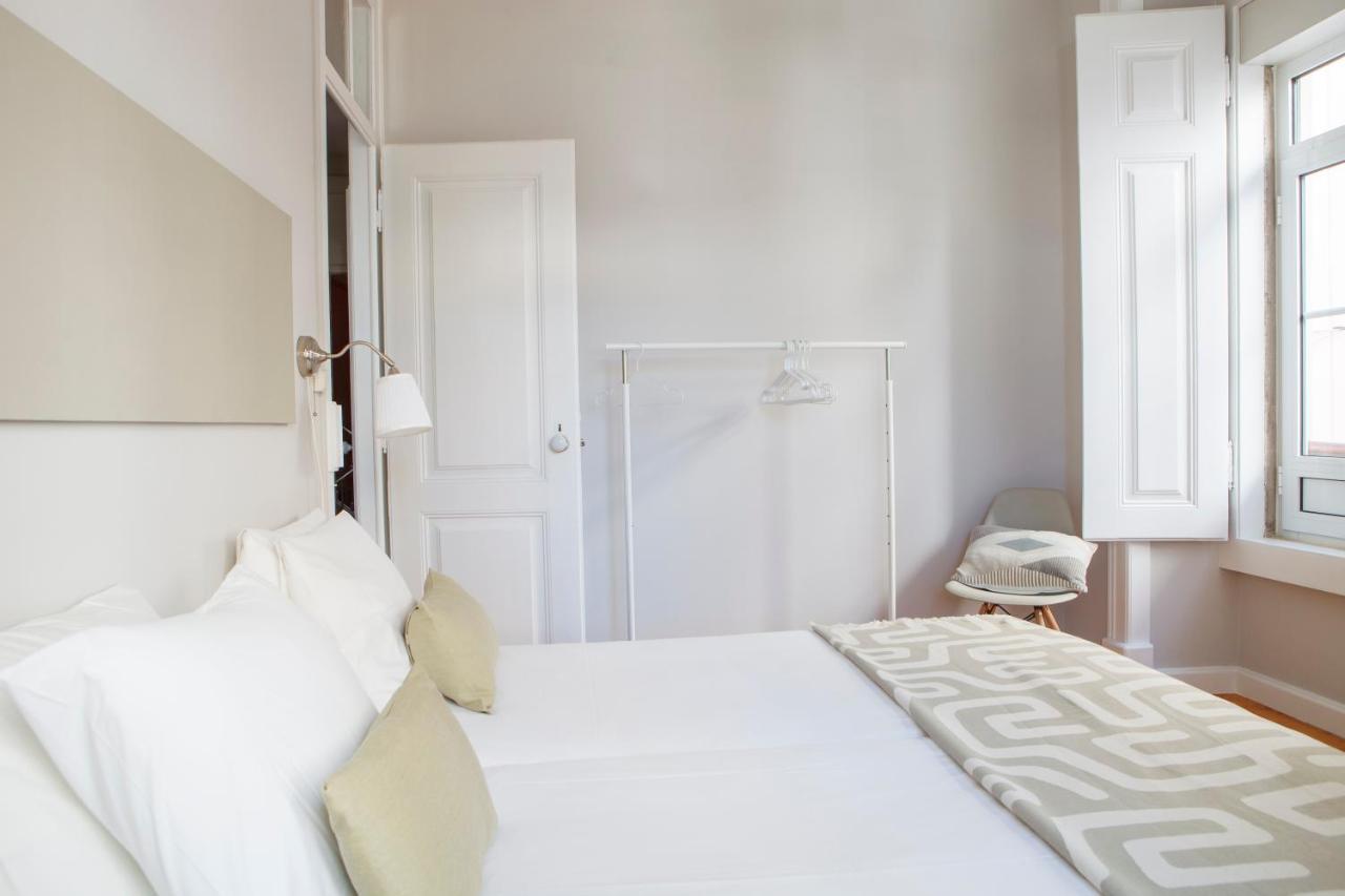 Alfama Graca District Typical & Bright , 3 Bedroom With Ac 1st Floor Lisbon