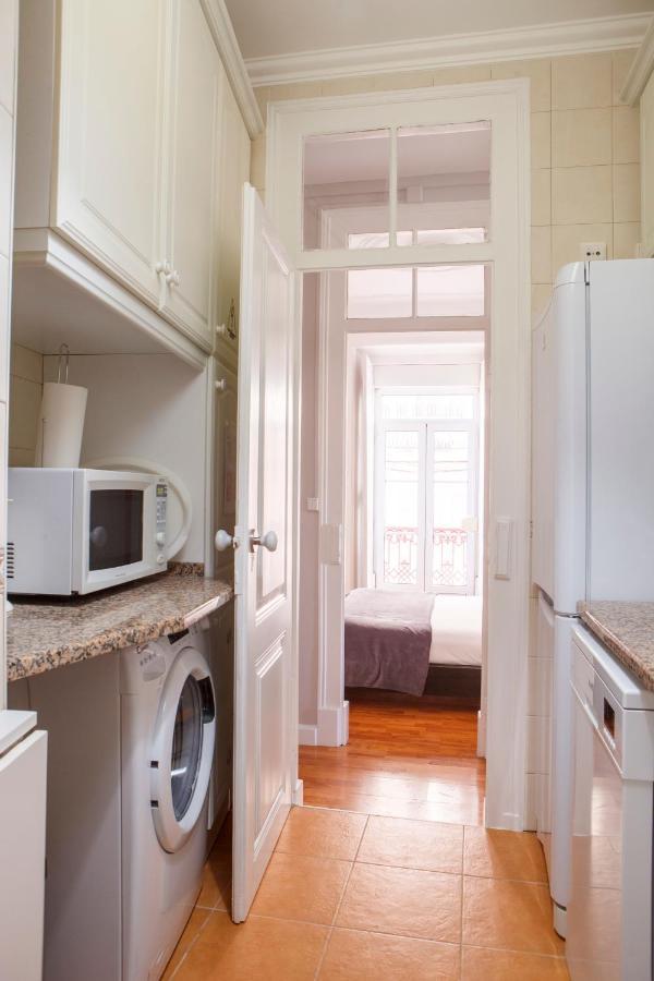 Alfama Graca District Typical & Bright , 3 Bedroom With Ac 1st Floor Lisbon