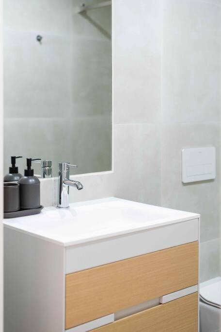 Pardal 2b - Penthouse In Alcantara - Parking Nearby * Lissabon