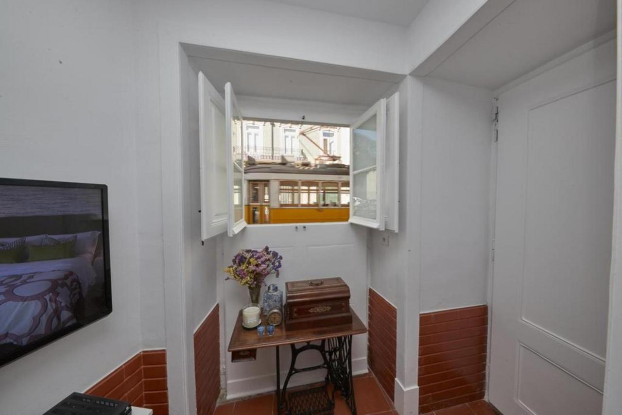 Lx Factory Apartment! Outside Terrace