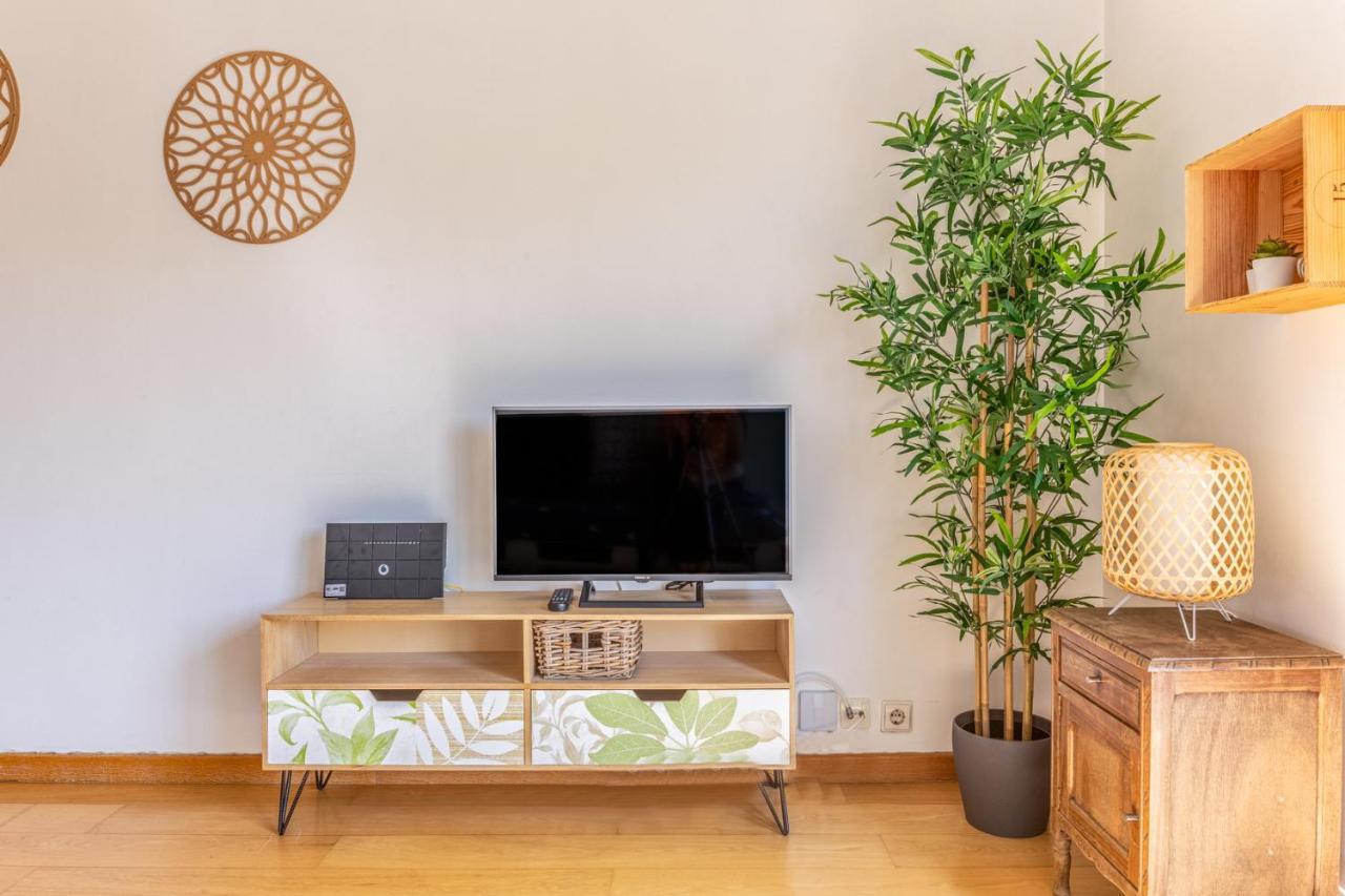 One Bedroom With Stunning River Views And Private Rooftop! Appartement *