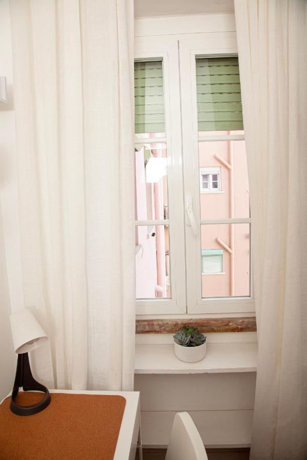 Apartment Ola ! Central Lightning Quiet View Garden 10mn Airport *