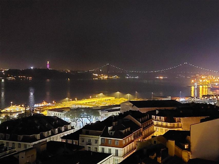 Chiado River View Deluxe Apartment *