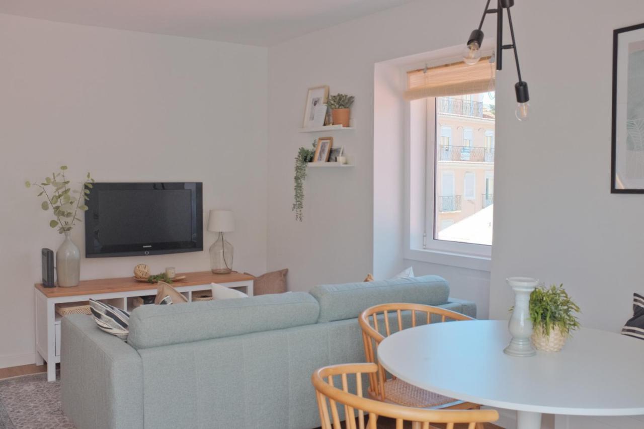 Apartamento Downtown Terrace - 2 Bedroom In Graca With Private & Sunny Terrace! *
