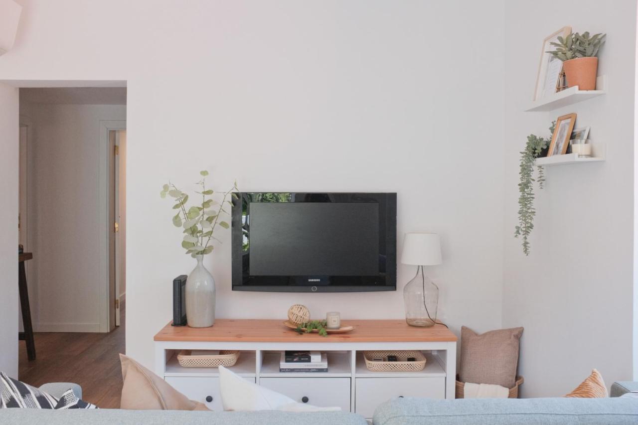 Apartamento Downtown Terrace - 2 Bedroom In Graca With Private & Sunny Terrace!