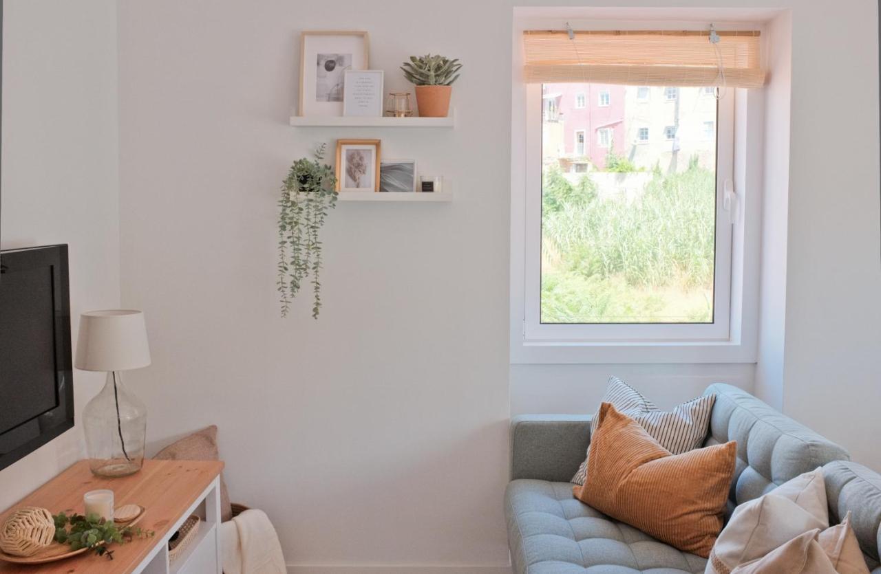 Downtown Terrace - 2 Bedroom In Graca With Private & Sunny Terrace! * Lisboa
