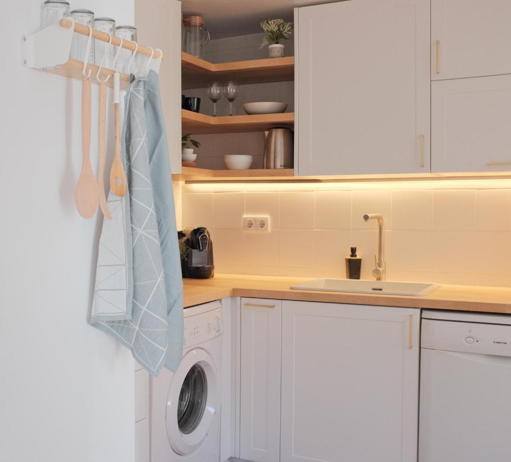 Apartamento Downtown Terrace - 2 Bedroom In Graca With Private & Sunny Terrace!