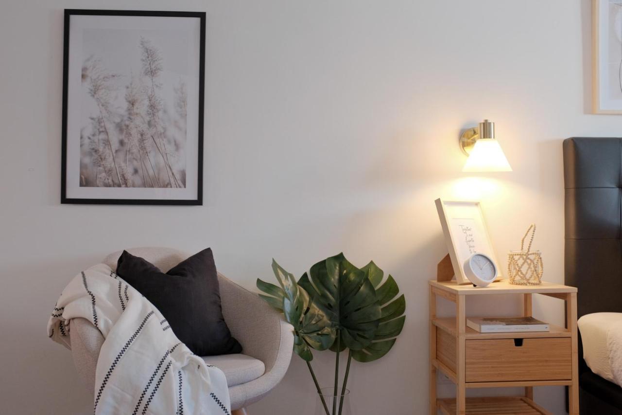Downtown Terrace - 2 Bedroom In Graca With Private & Sunny Terrace!