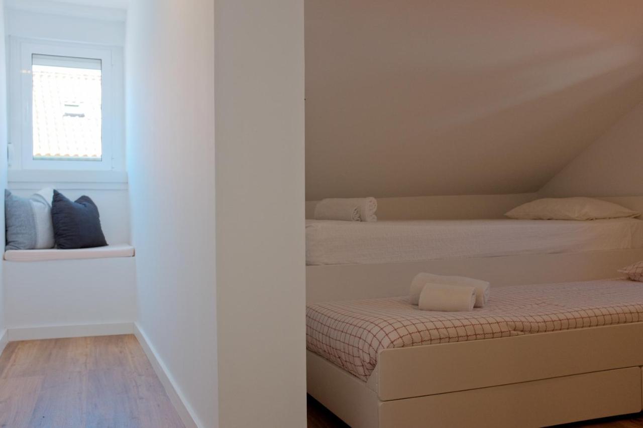 Downtown Terrace - 2 Bedroom In Graca With Private & Sunny Terrace! *