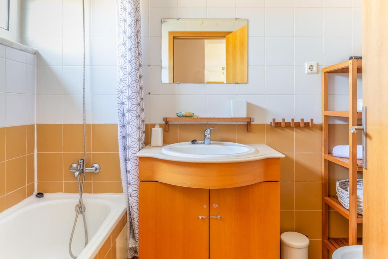 One Bedroom With Stunning River Views And Private Rooftop! * Lisboa
