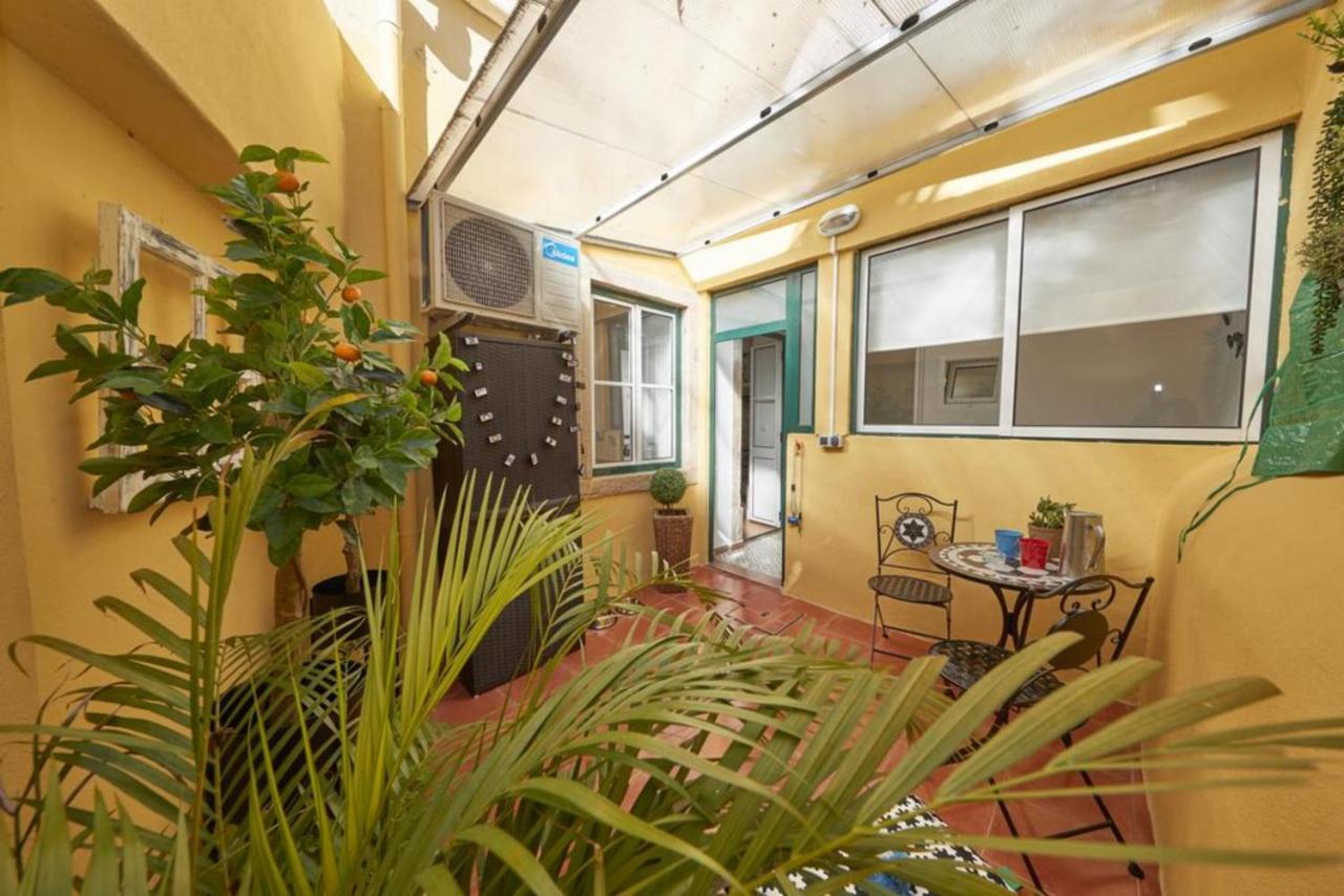 Lx Factory Apartment! Outside Terrace