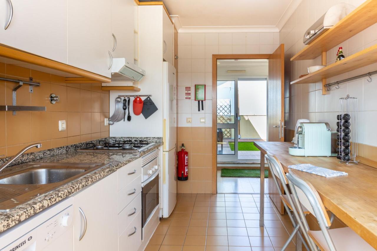 Appartement One Bedroom With Stunning River Views And Private Rooftop! *