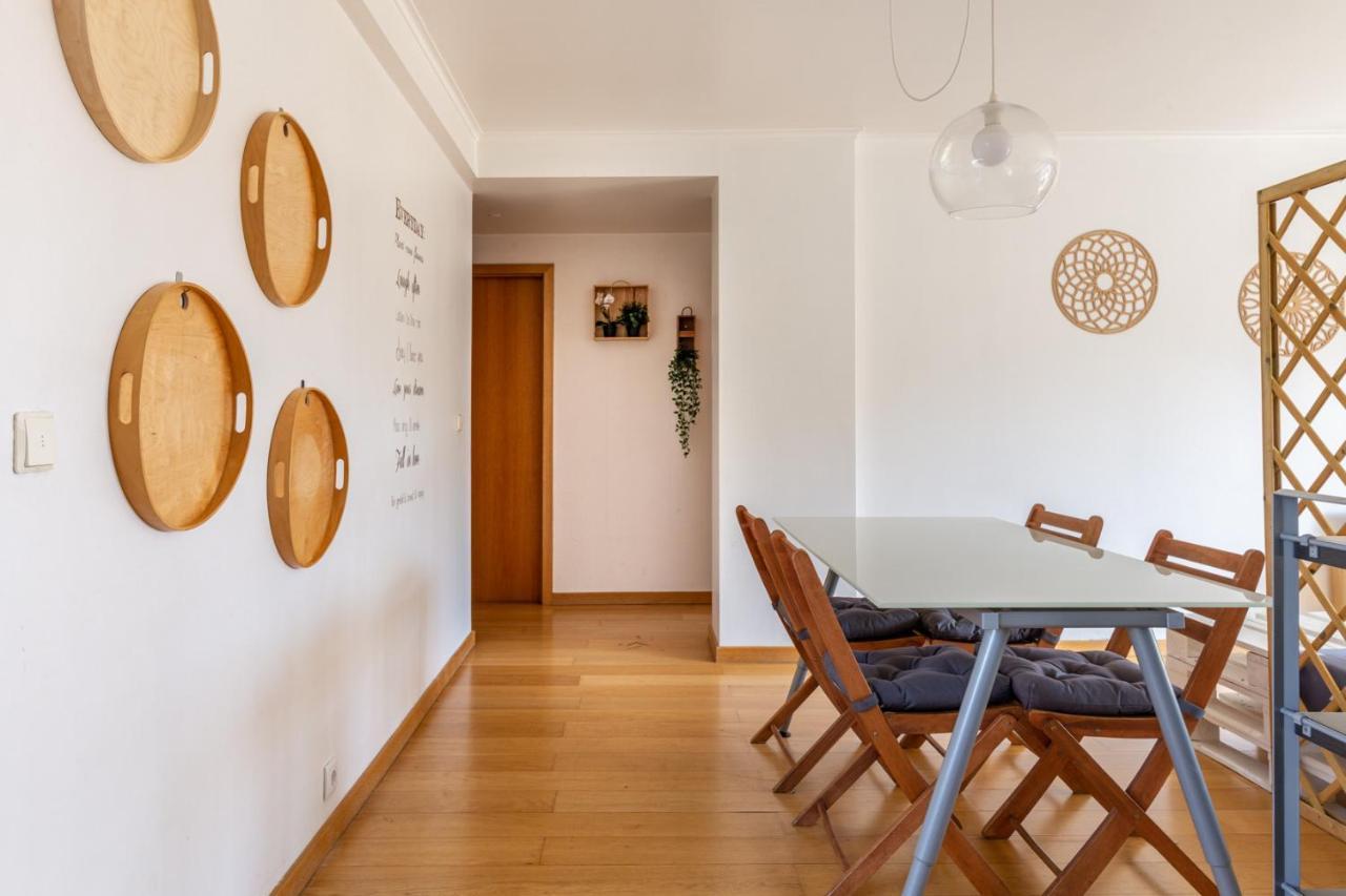 One Bedroom With Stunning River Views And Private Rooftop! Appartement Lisboa