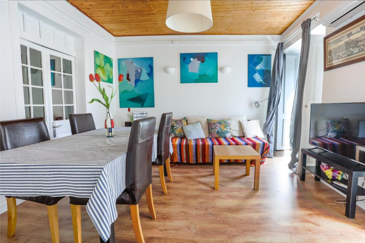 Apartment Center In Lively Bairro Alto! *