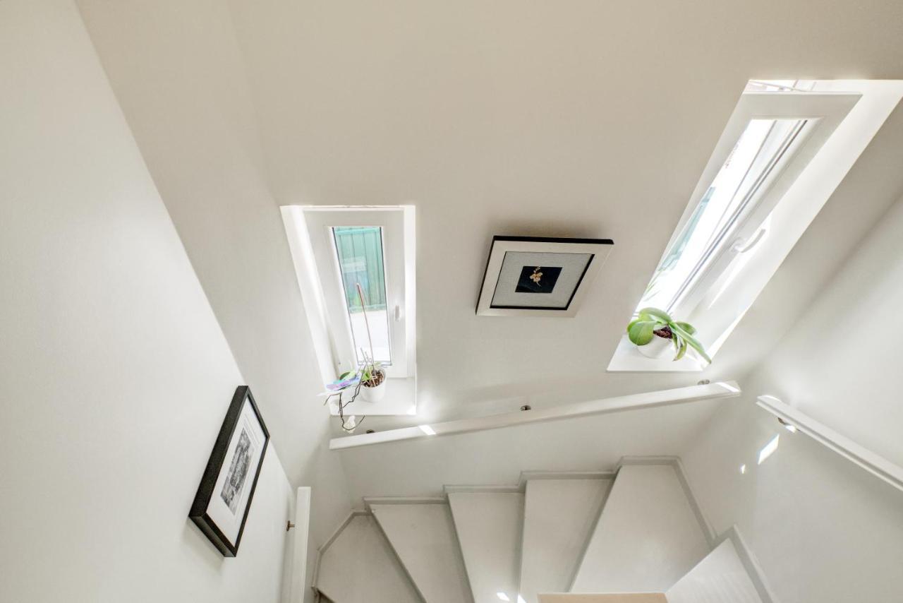 Vakantiehuis Comfortable Town House In Quiet Area By Lovelystay