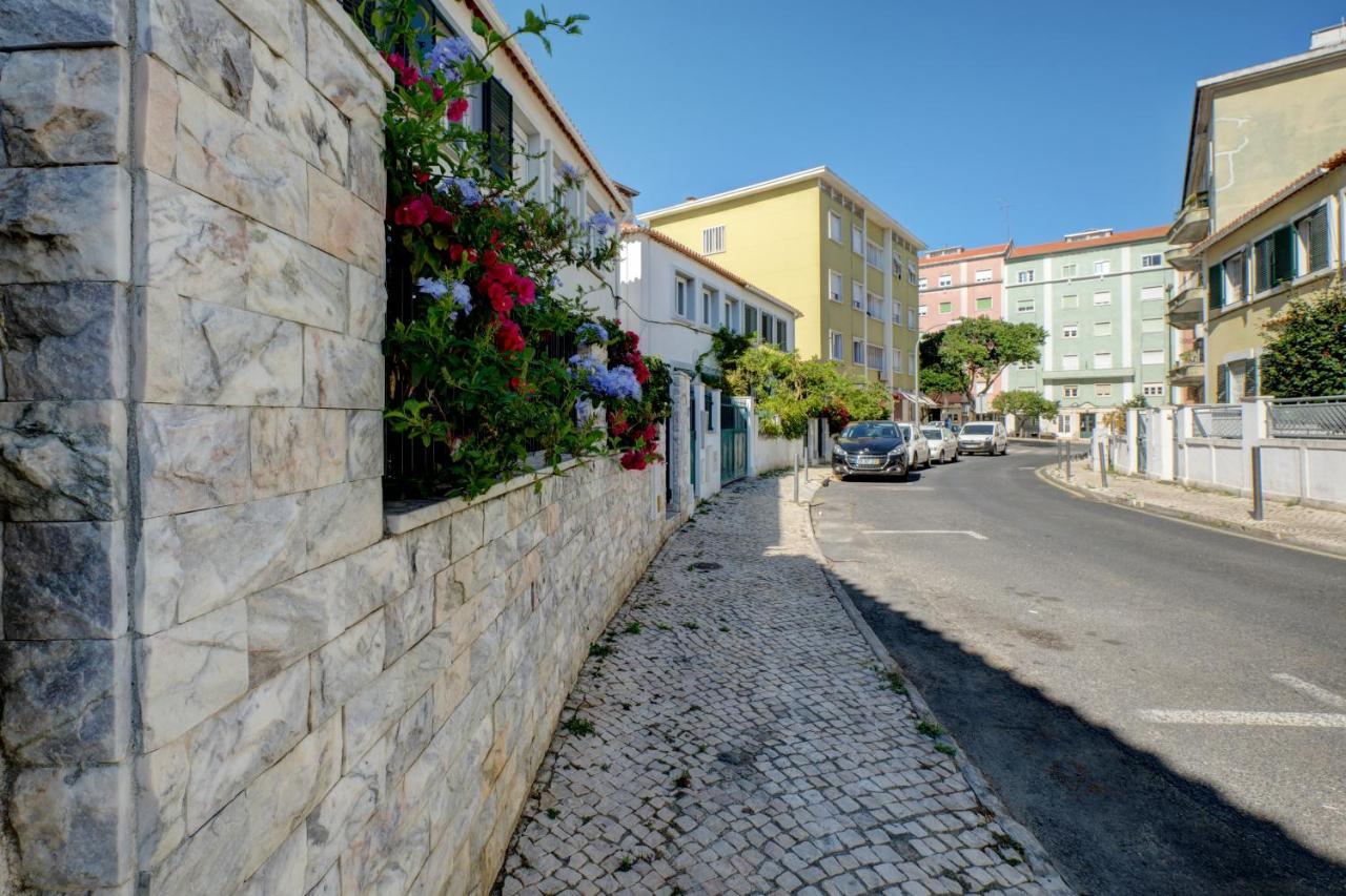 Vakantiehuis Comfortable Town House In Quiet Area By Lovelystay Lissabon