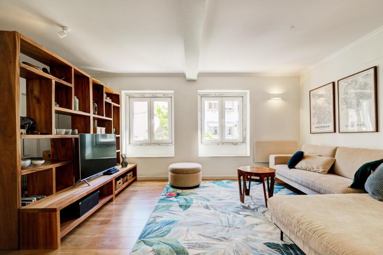 Vakantiehuis Comfortable Town House In Quiet Area By Lovelystay