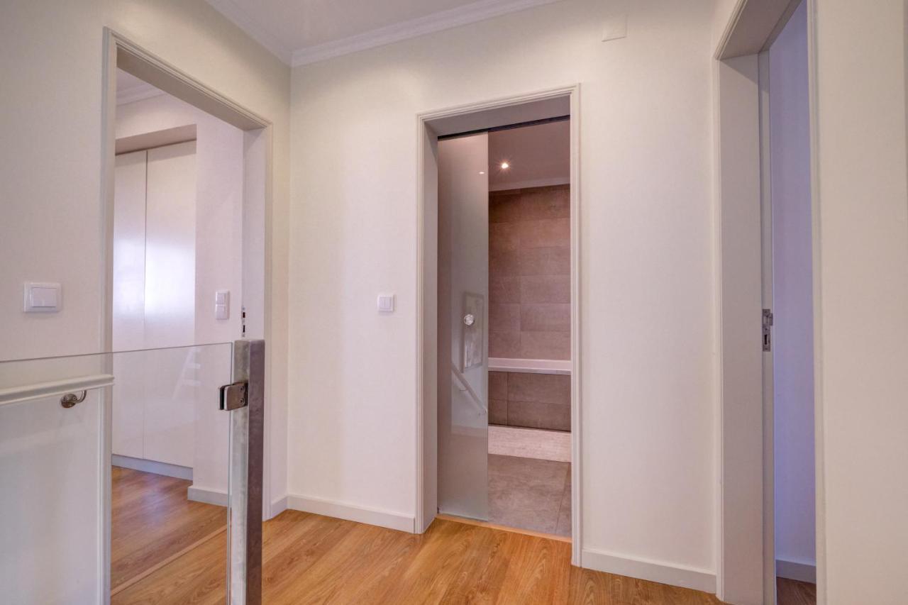 Vakantiehuis Comfortable Town House In Quiet Area By Lovelystay