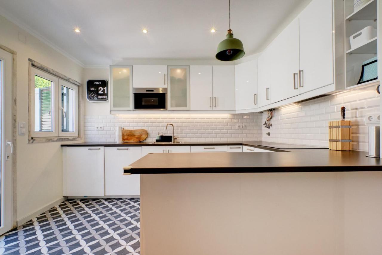 Vakantiehuis Comfortable Town House In Quiet Area By Lovelystay