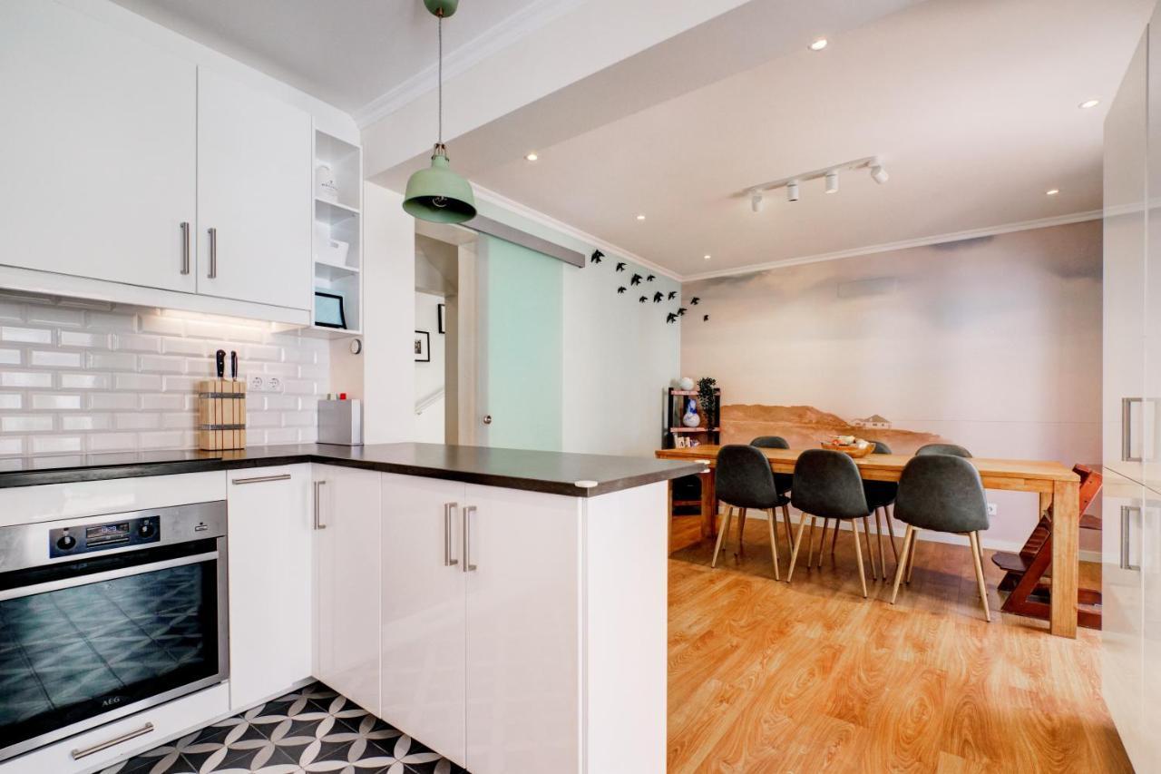 Comfortable Town House In Quiet Area By Lovelystay Vakantiehuis *