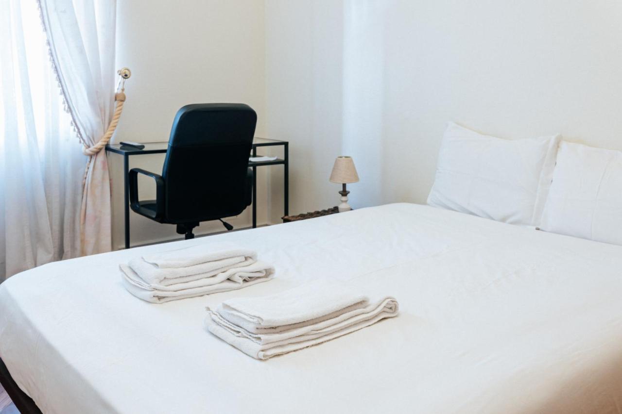 Gasthuis Double Bed Av Da Republic Lissabon