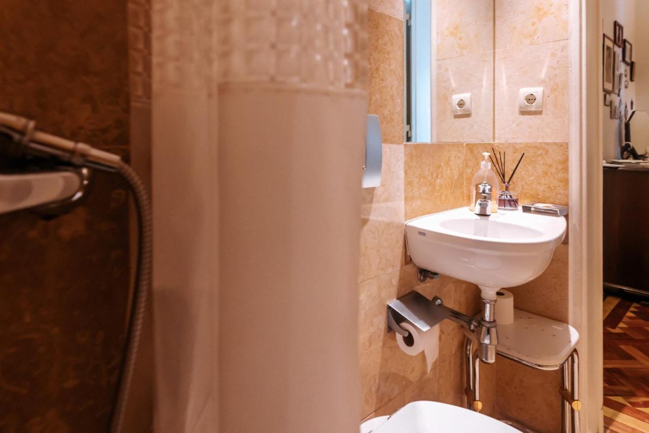 Maison d'hôtes Double Bed Av Da Republic *