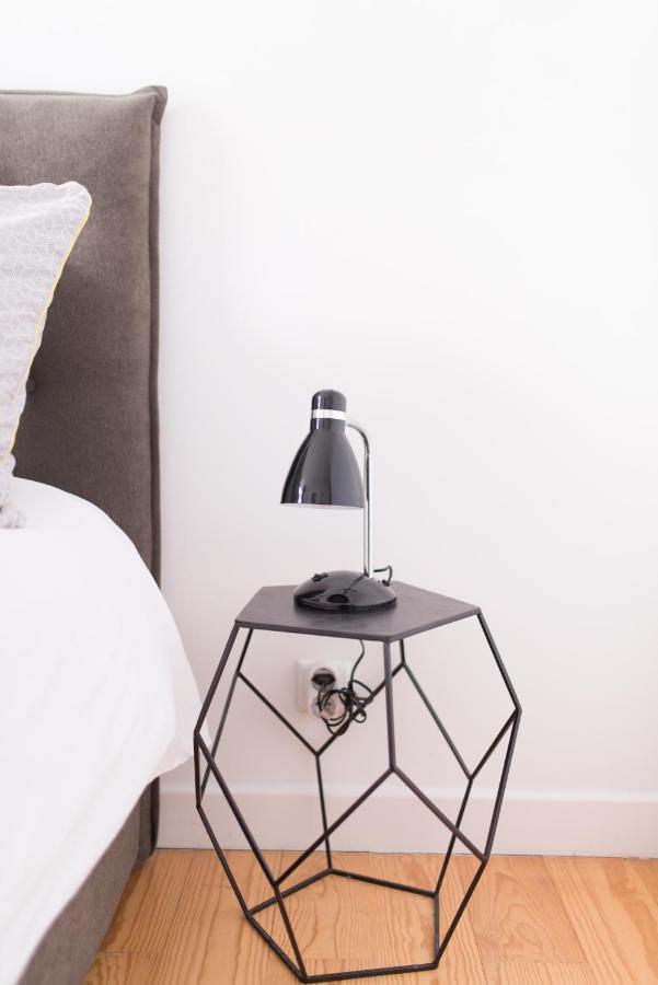 Charming, Sun-drenched In Estrela Appartement
