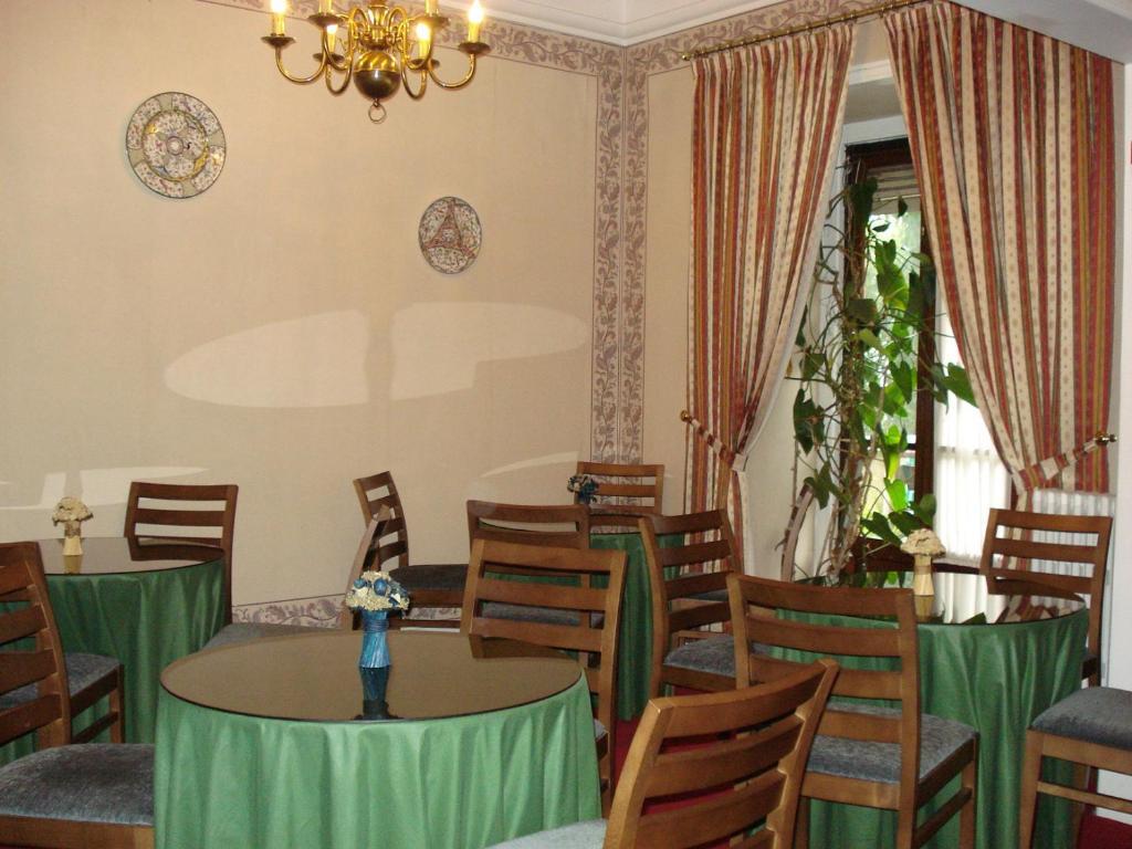 Londrina Couette-café 2*