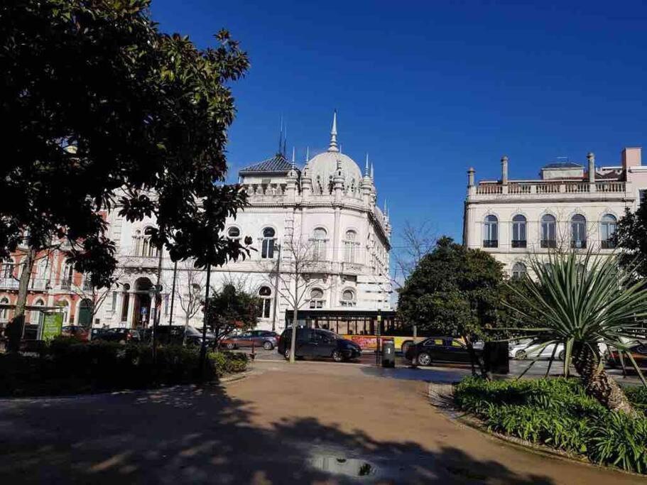 The White Principe Real Lissabon