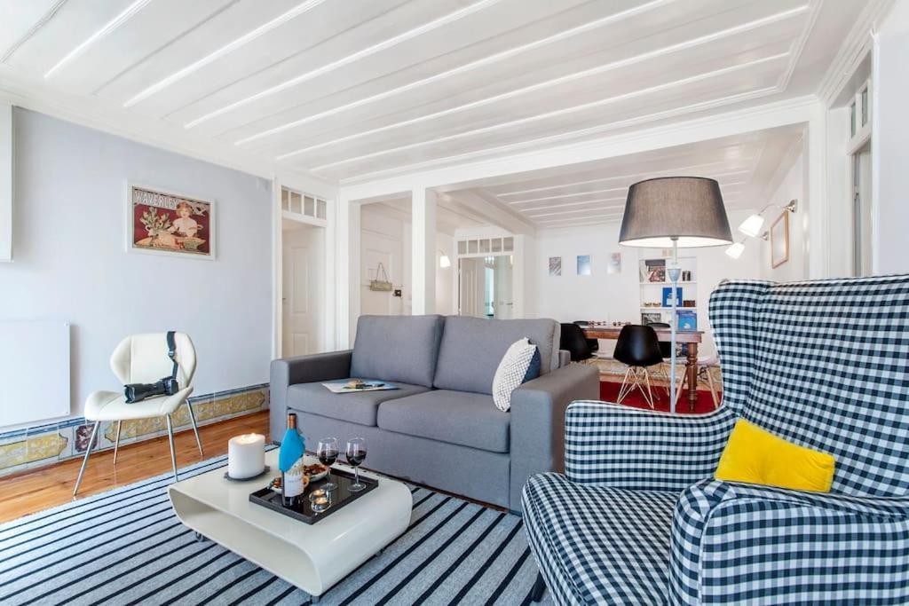 Charming 2 Bedroom Avenida Da Liberdade Appartement Lissabon