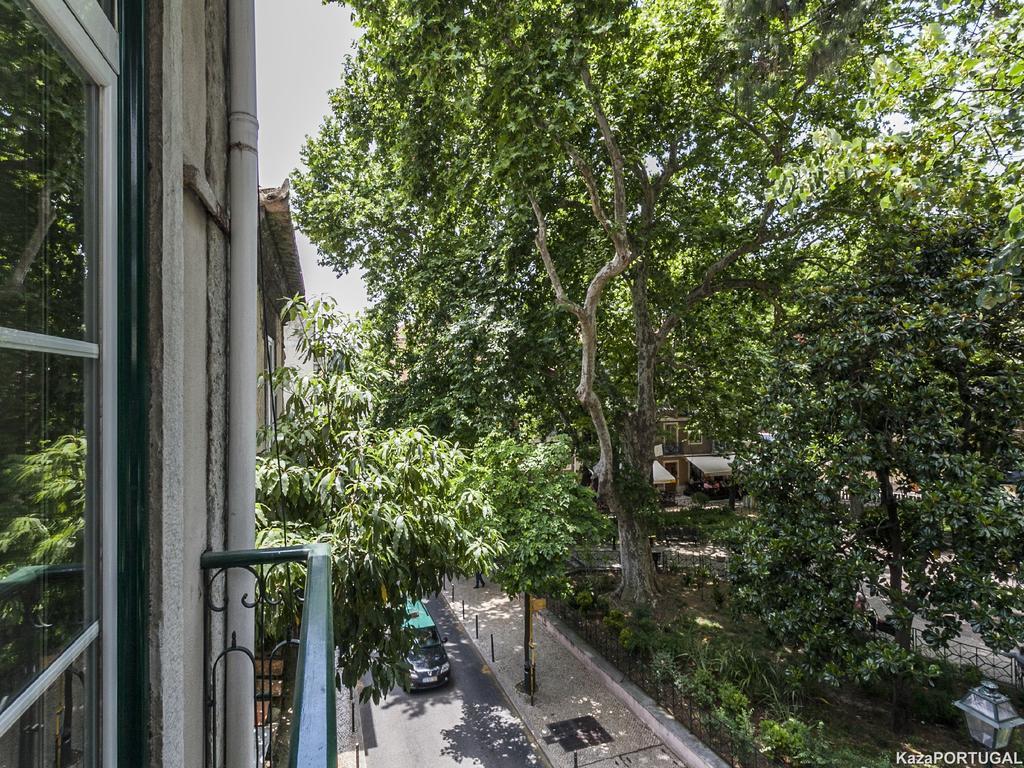 Praca Das Flores * Lisbon